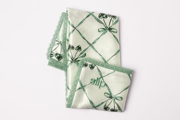 Wintergreen Queen Zippered Pillowcase with Lace Trim