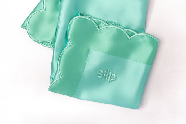 Turquoise Queen Zippered Pillowcase with Scalloped Edge
